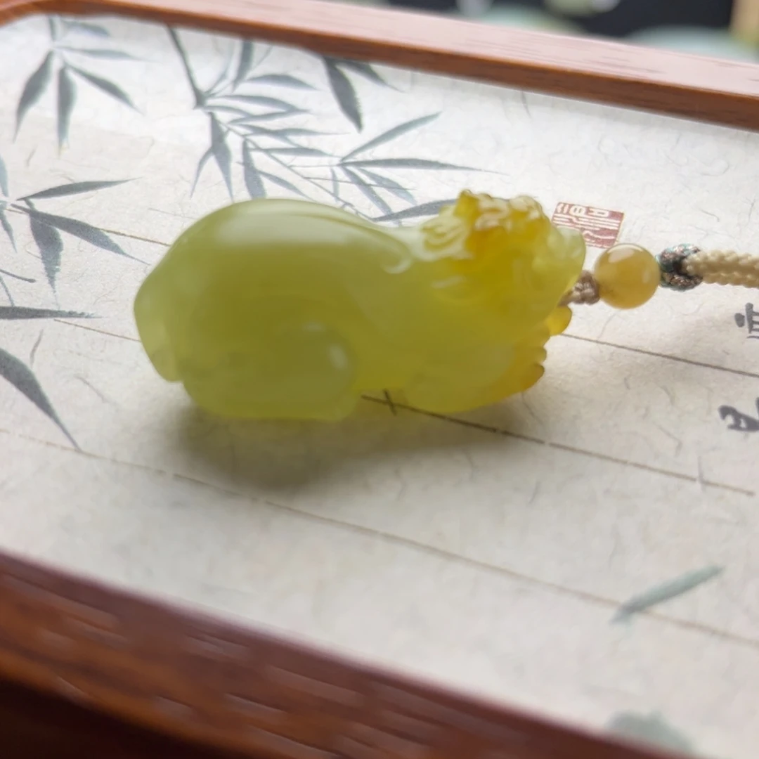 和田玉（黄玉）未镶嵌颈饰黄糖貔貅