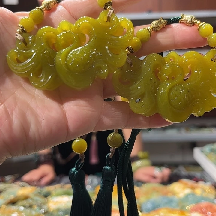 岫玉未镶嵌毛衣链