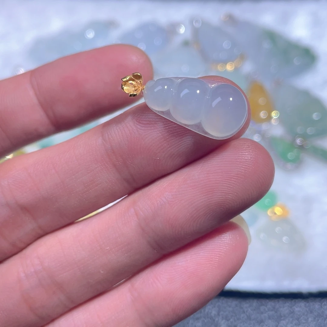 翡翠18K金镶嵌颈饰翡翠