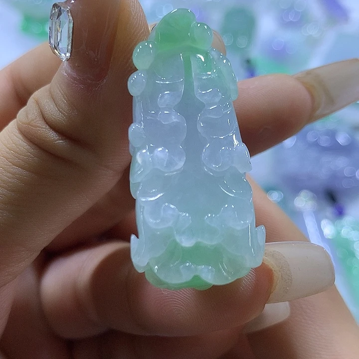 翡翠未镶嵌颈饰天然翡翠A货吊坠