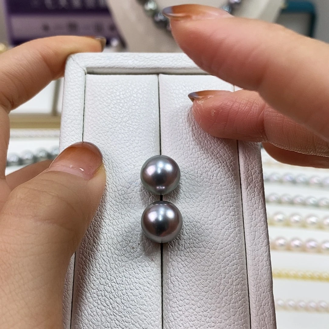 耳饰18K金镶嵌海水珍珠10.6m大溪地黑珍珠耳钉（铂金灰）