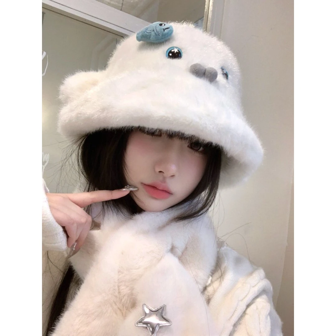 可爱海豹毛绒帽子围巾女秋冬季保暖护耳渔夫帽显脸小防寒套头帽潮