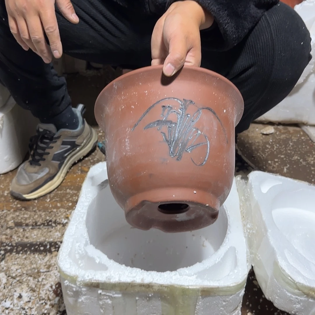 紫砂花盆瑕疵和瑕疵的