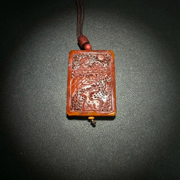 清代古董蜜蜡松鹤延年挂件/古93086