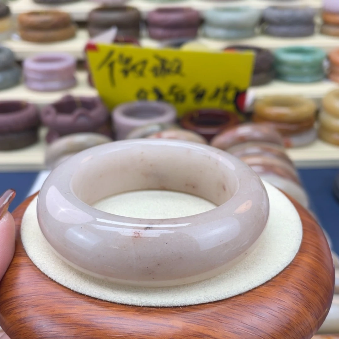 【闪购商品】石英质玉手镯未镶嵌