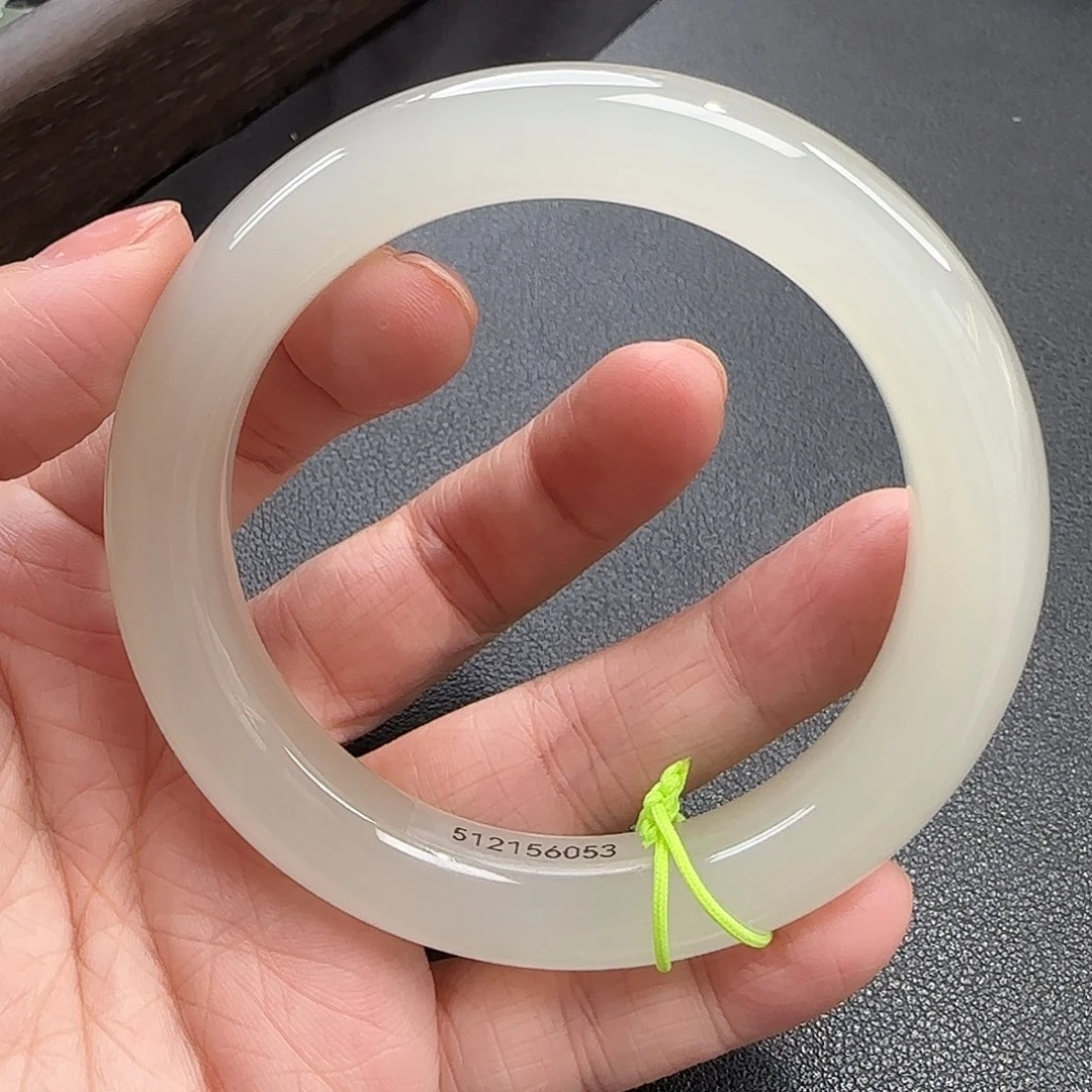 和田玉未镶嵌手镯55左右