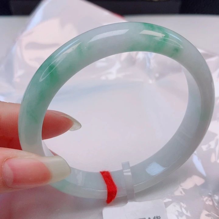 翡翠未镶嵌手镯58圈