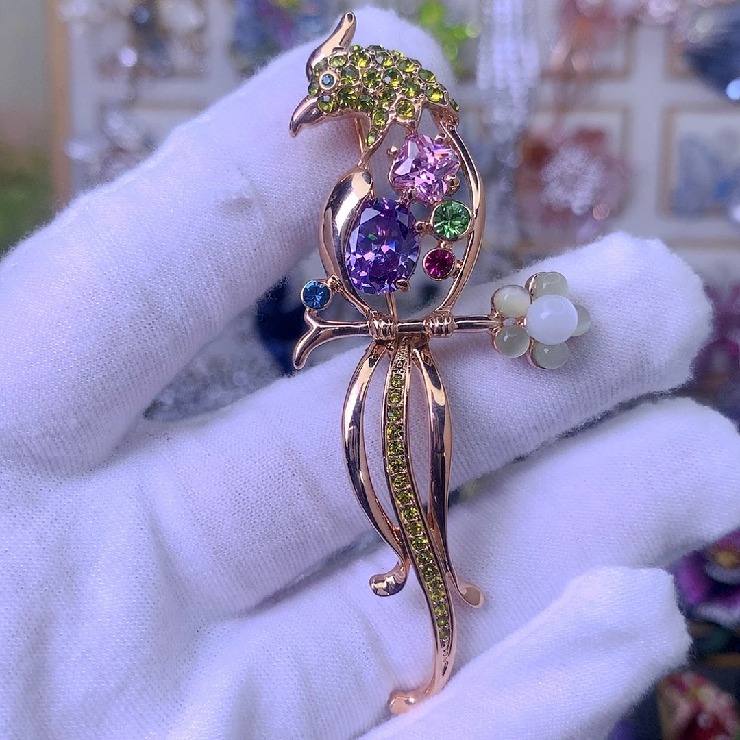 仿水晶铜胸针胸花