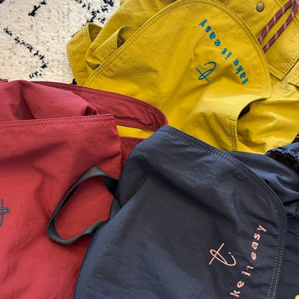 【爆彩双肩包】时尚休闲