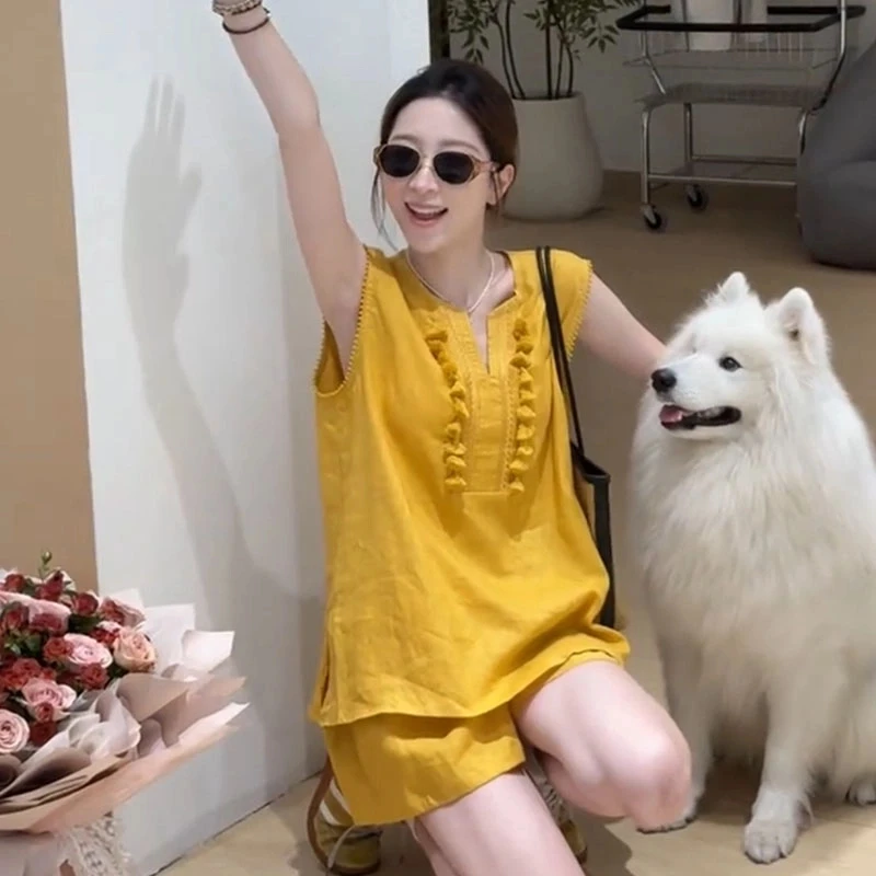 夏日松弛感穿搭套装女2025新款韩版时尚无袖背心衬衫+短裤两件套