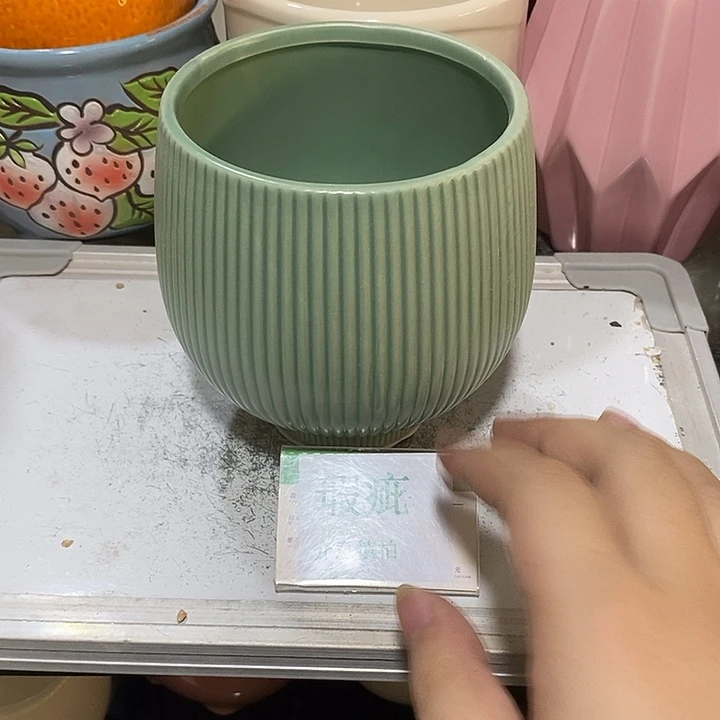 紫砂花盆多肉瑕疵盆有孔。