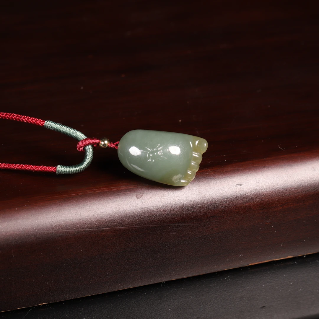 【小娟珠宝】和田玉知足常乐吊坠 FF-0902