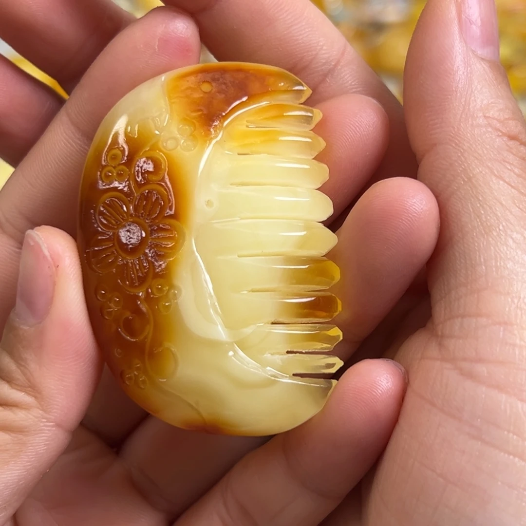 蜜蜡未镶嵌裸石微瑕