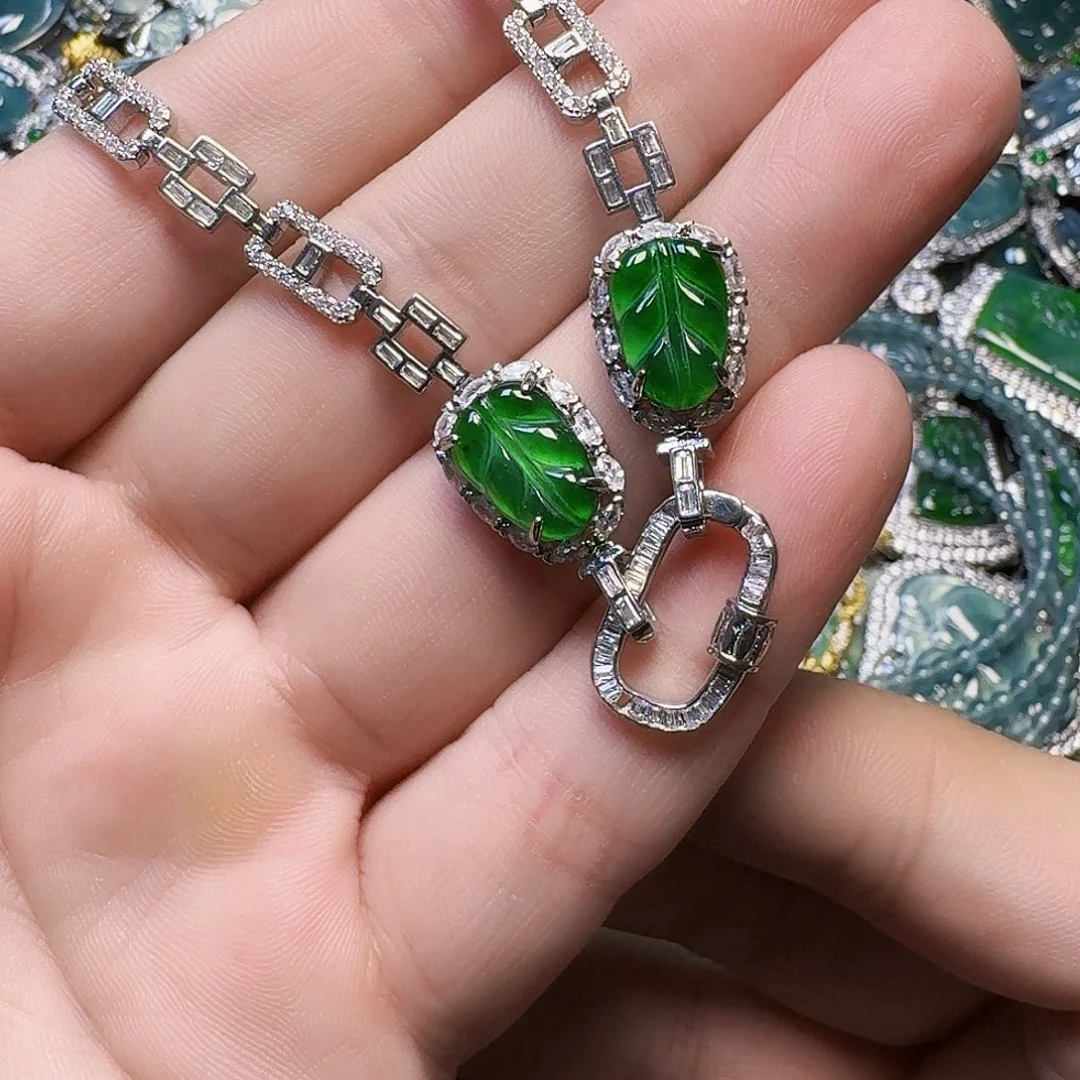 翡翠未镶嵌颈饰天然A货翡翠放漏