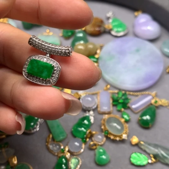 颈饰银S925镶嵌翡翠