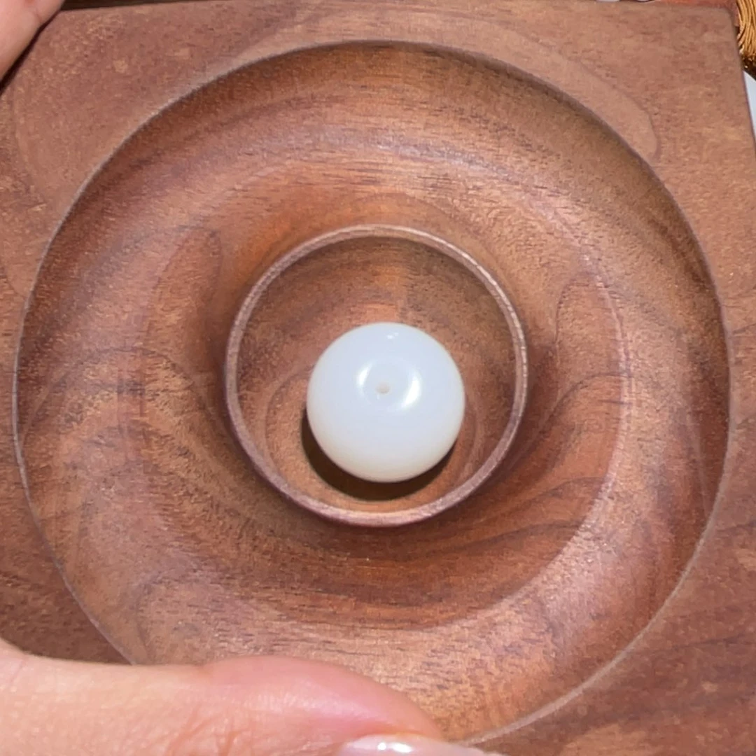 未镶嵌手链和田玉卡18