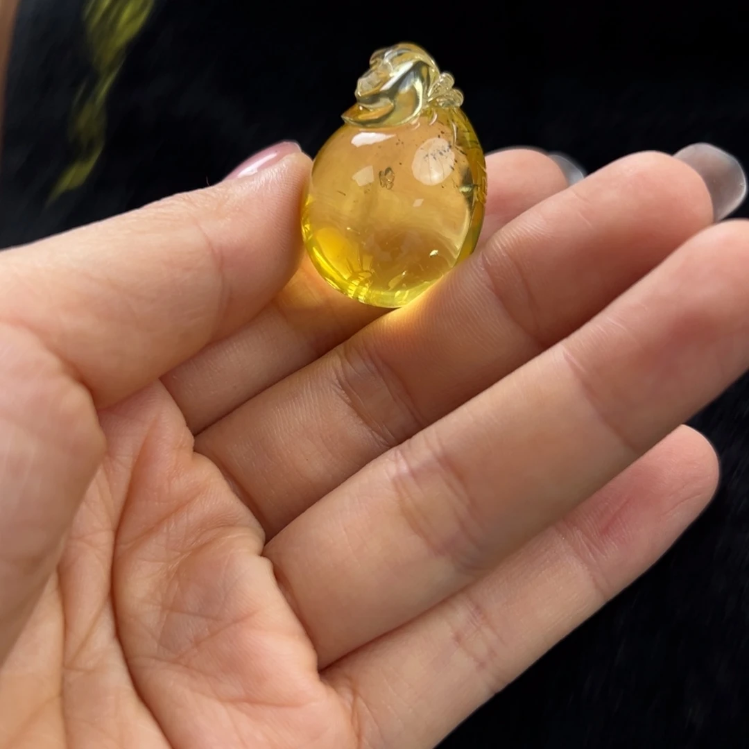 未镶嵌琥珀珠宝奇石