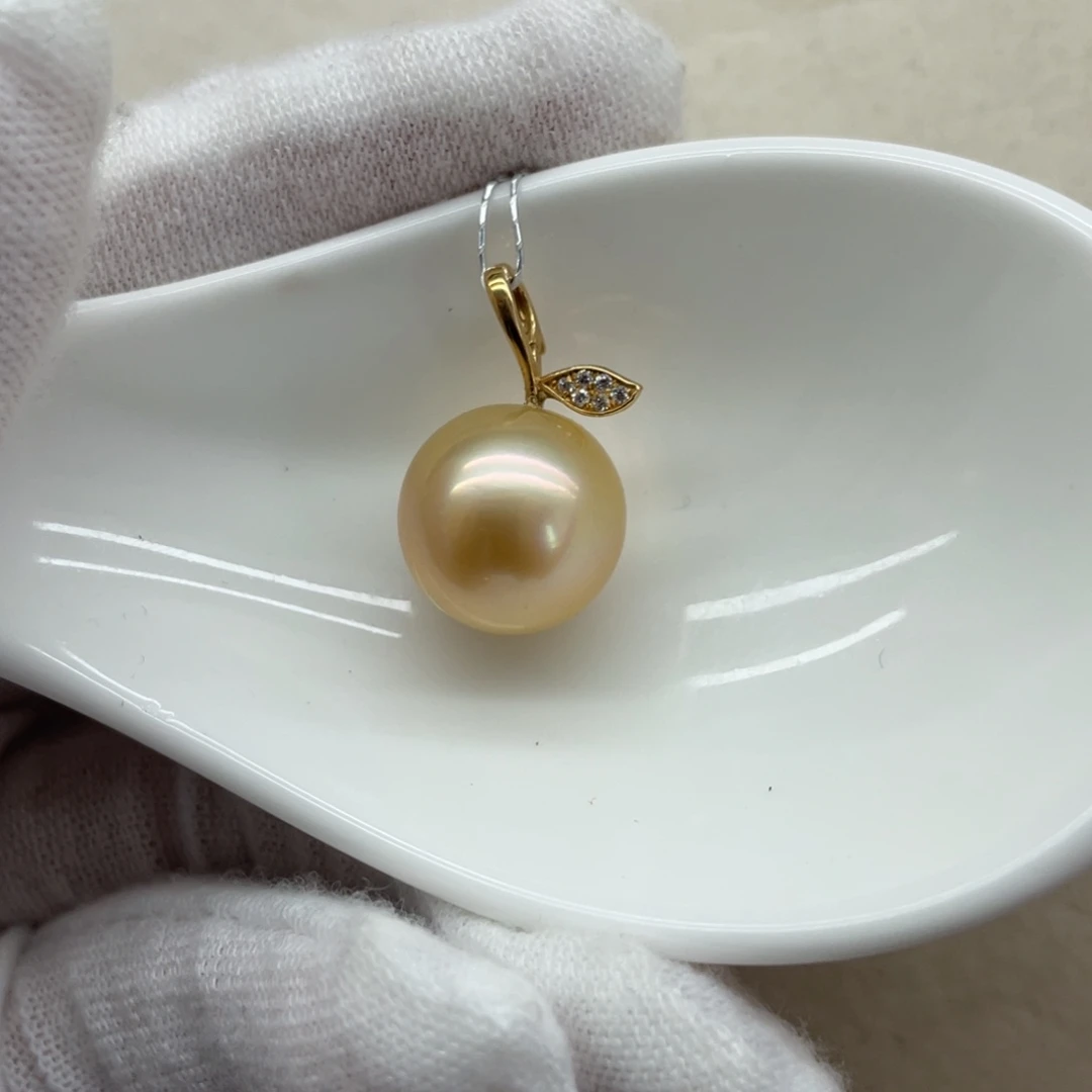 18K金镶嵌海水珍珠颈饰13mm