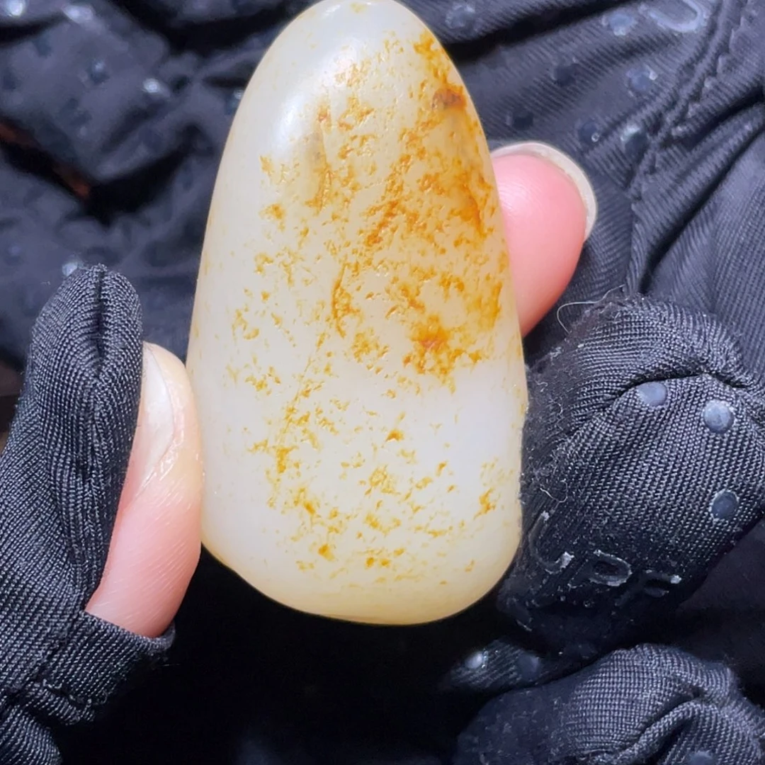 和田玉未镶嵌颈饰原石