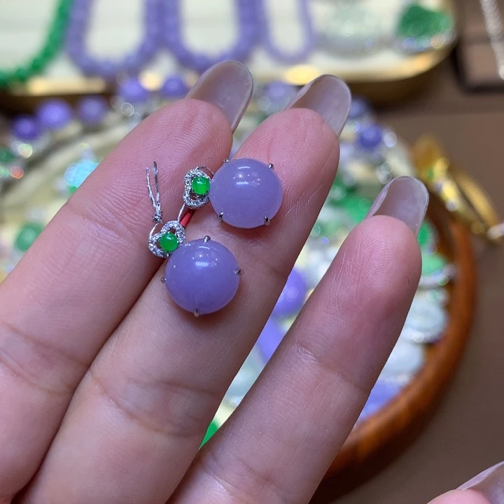 大***咩翡翠18K金镶嵌颈饰翡翠