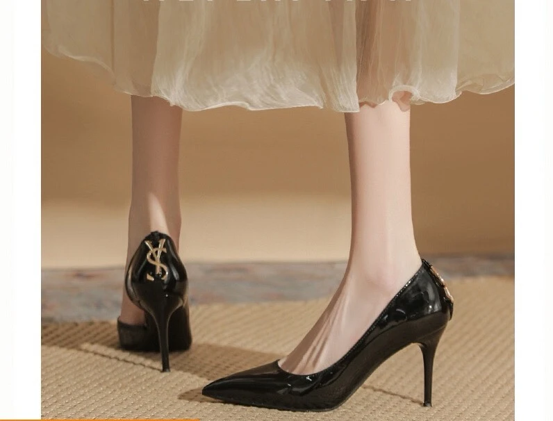 25039黑色细跟高跟鞋