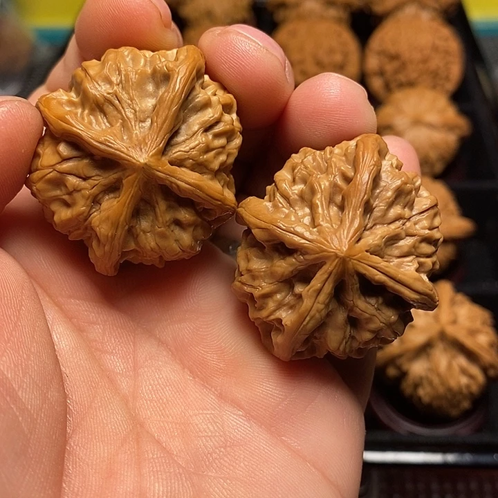 文玩核桃把件40尺玉玺四棱