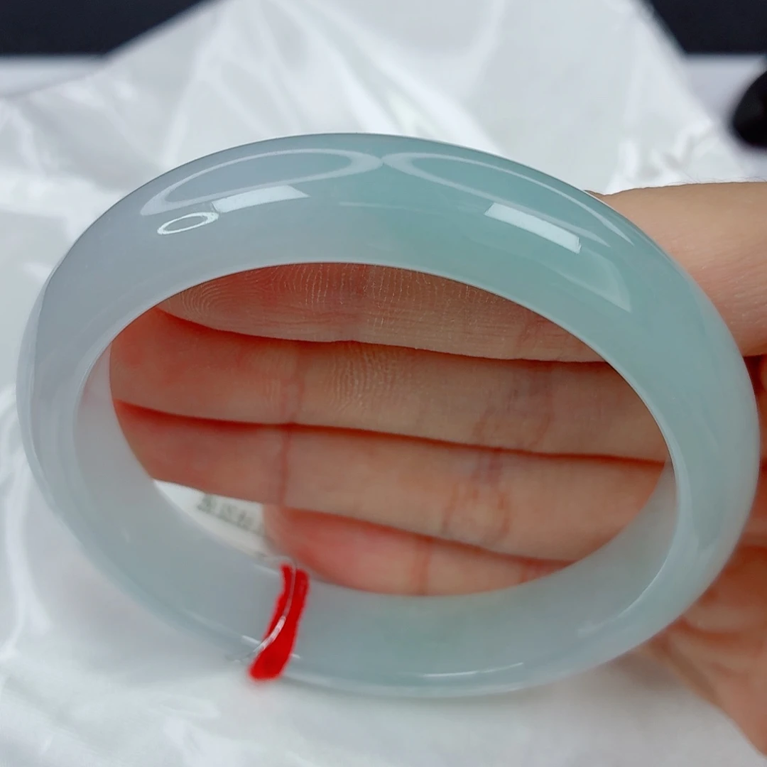 翡翠未镶嵌手镯58.7正圈，冰胶淡粉蓝，完整