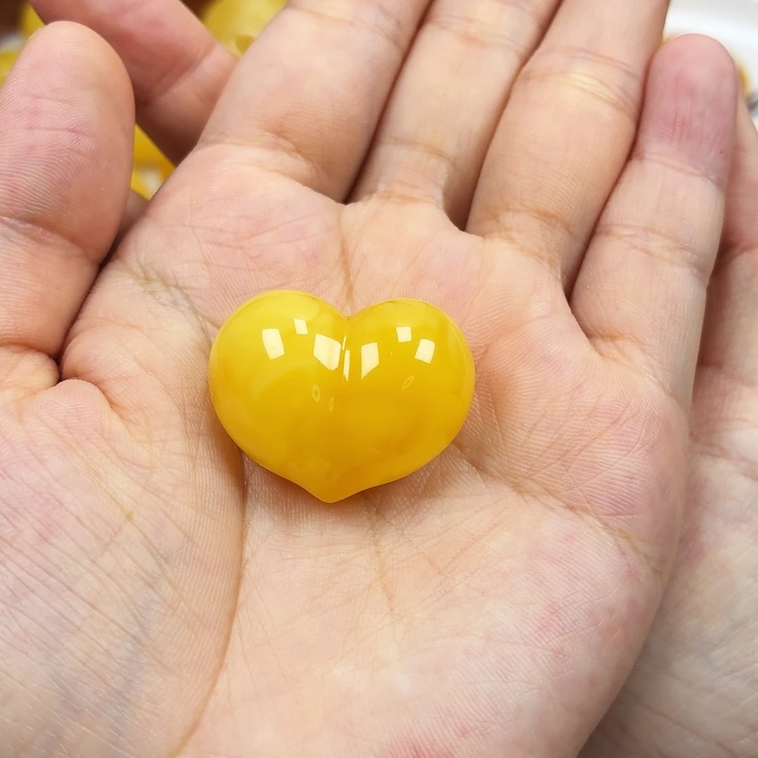 点***点蜜蜡颈饰未镶嵌焦皮爱心