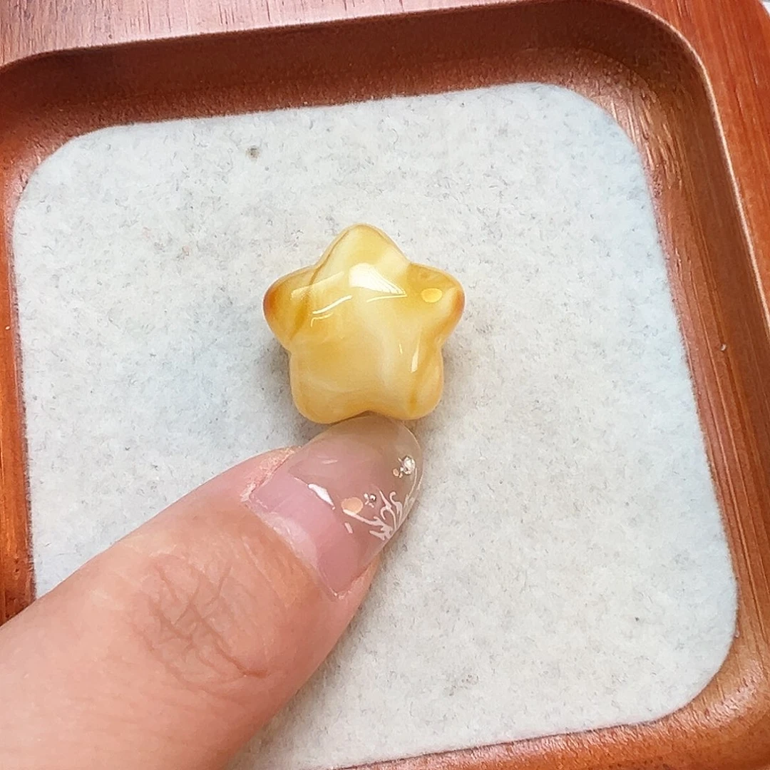 娃***娃未镶嵌琥珀珠宝奇石