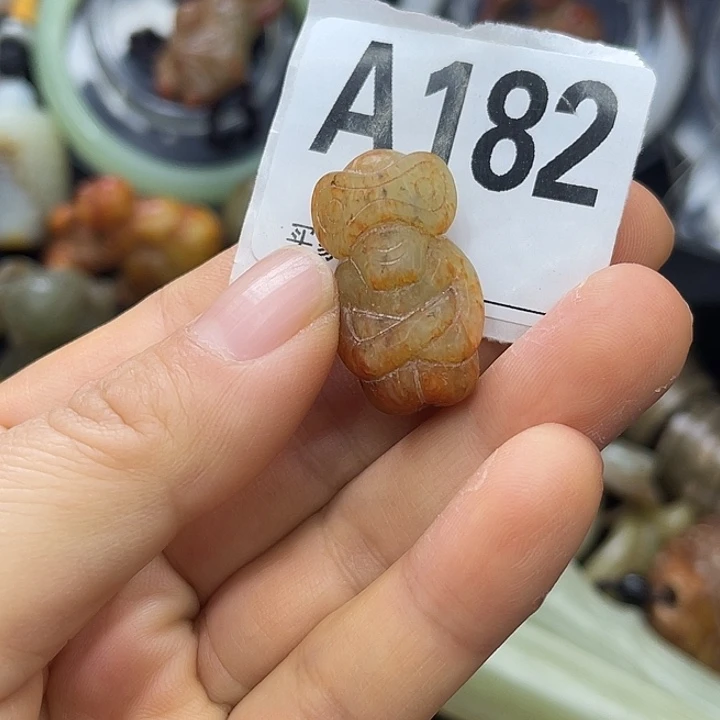 蛇纹石玉未镶嵌挂件