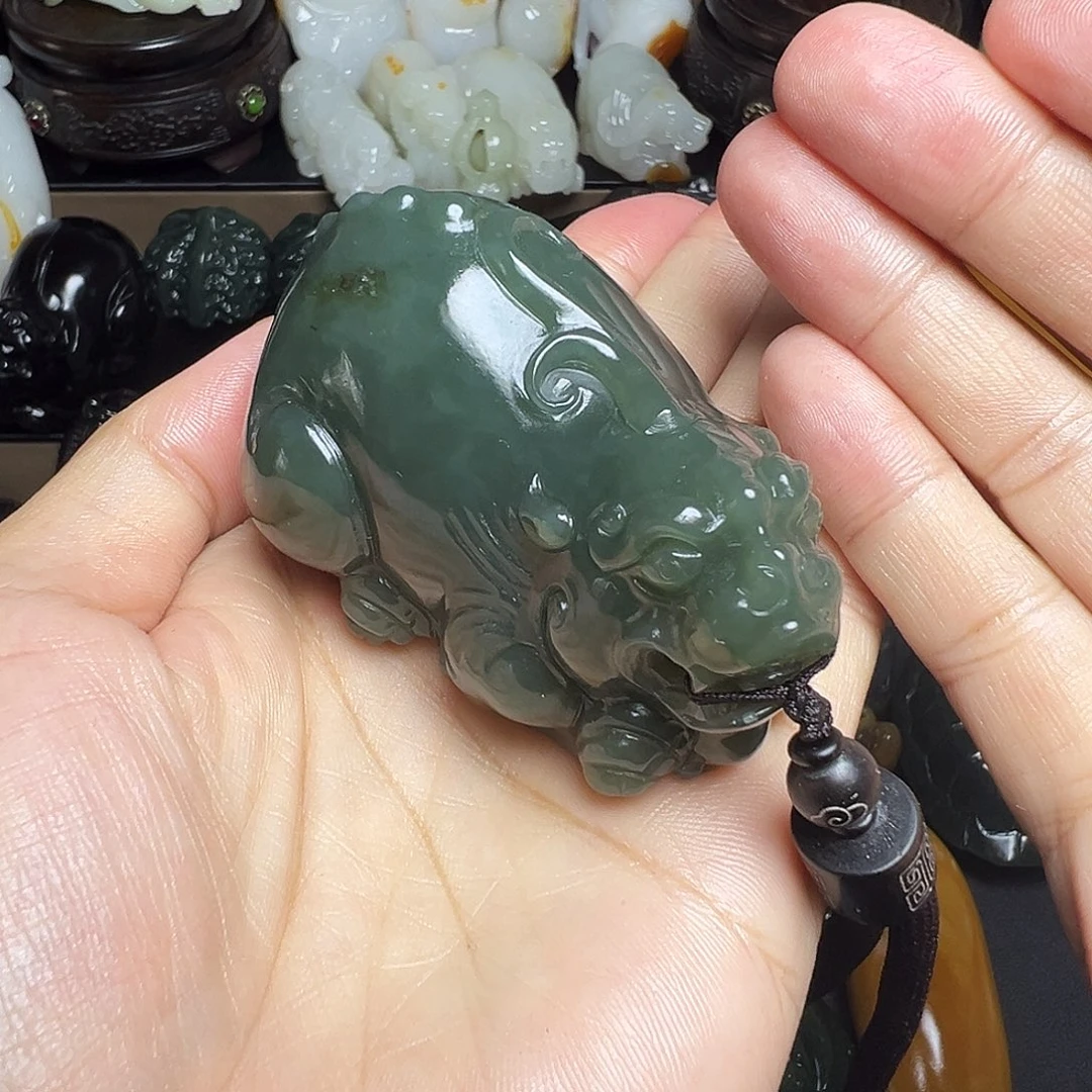 和田玉未镶嵌把件