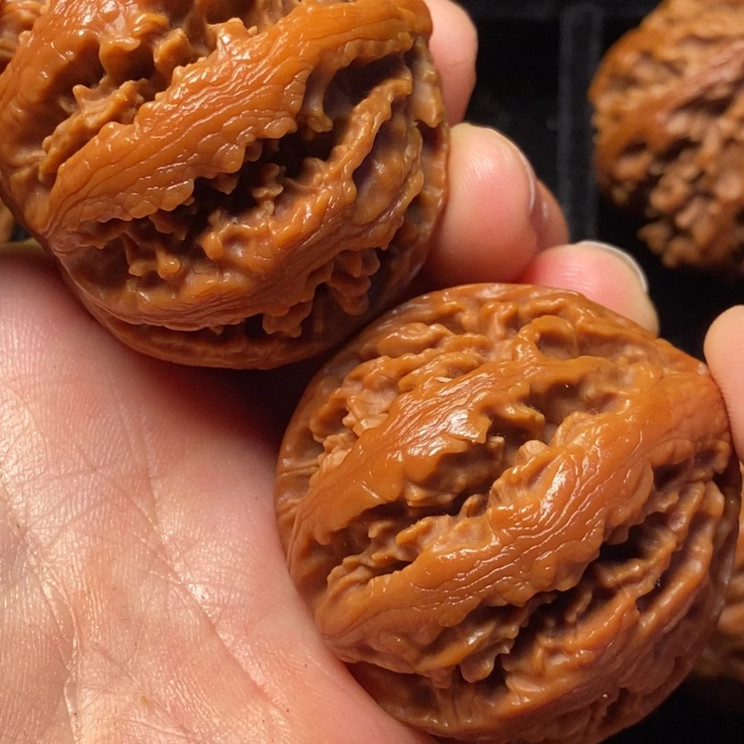 文玩核桃把件秦岭山脉核桃