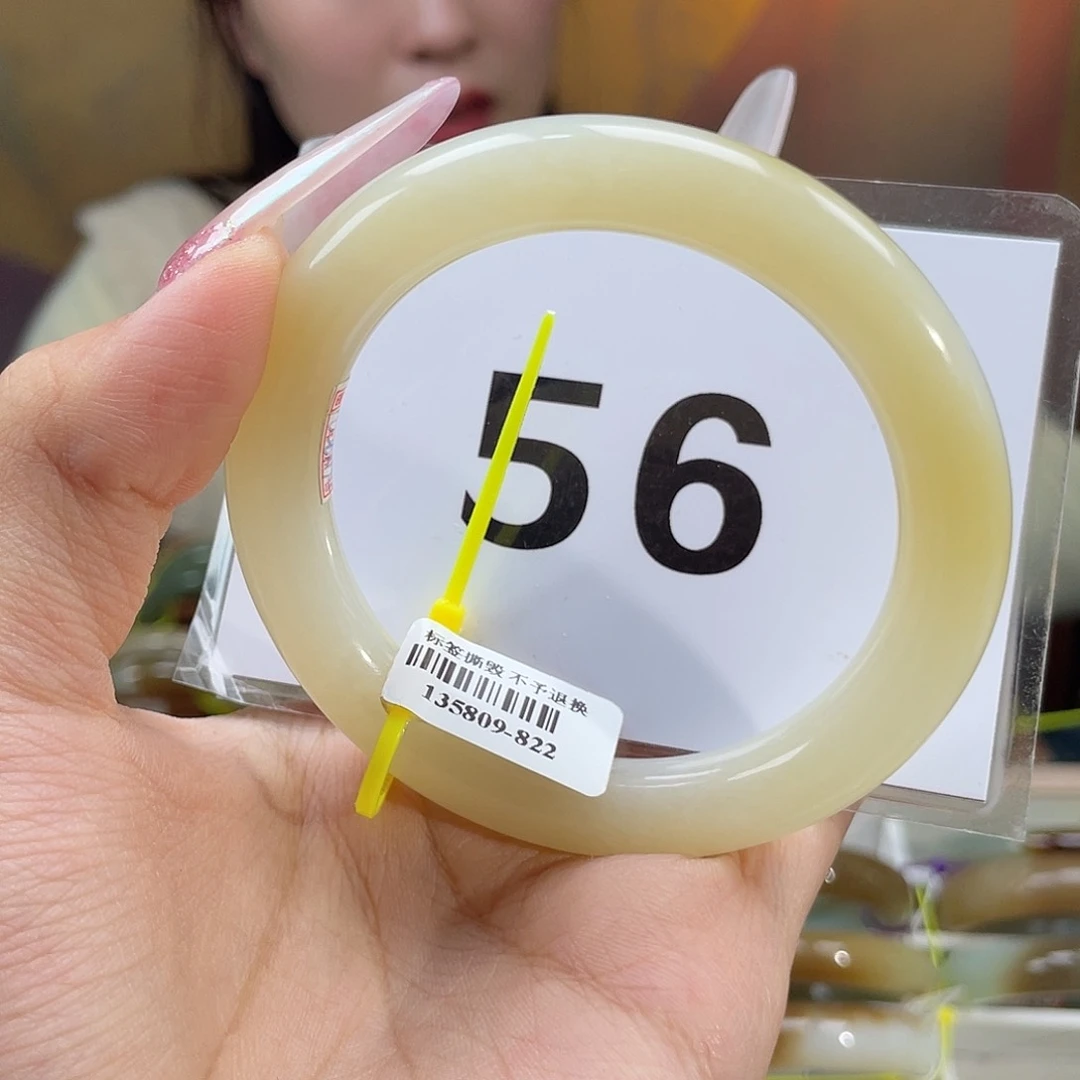 未镶嵌手镯和田玉超油！蜜糖镯！