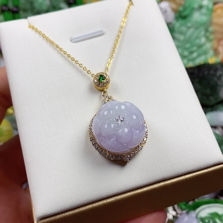 翡翠未镶嵌吊坠(赠链)