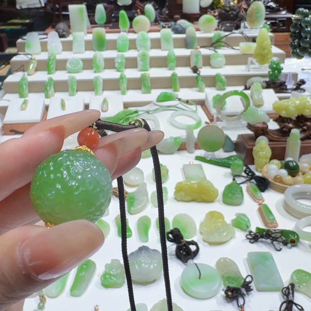 和田玉（翠青玉）未镶嵌挂件翠青卡22