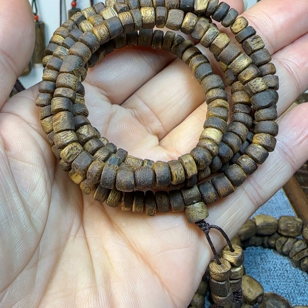 沉香碎屑沉香碎屑