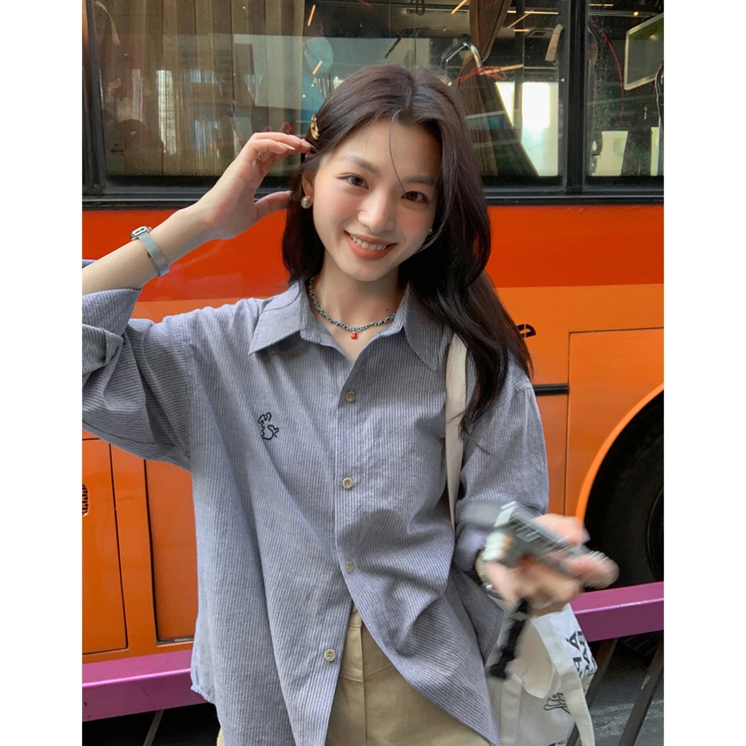 【西西里安】 冰蓝椰椰~小个子韩版刺绣蓝条纹慵懒衬衫