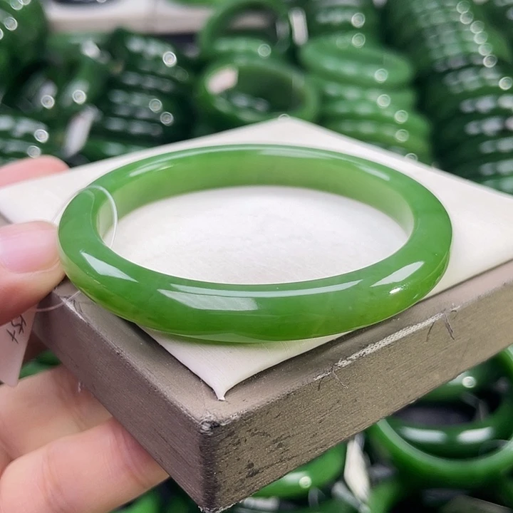 未镶嵌手镯和田玉（碧玉）