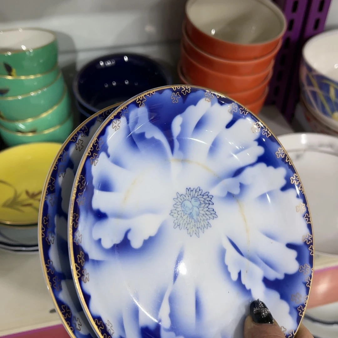 瓷片小**丫在我眼看的时候她在和别的