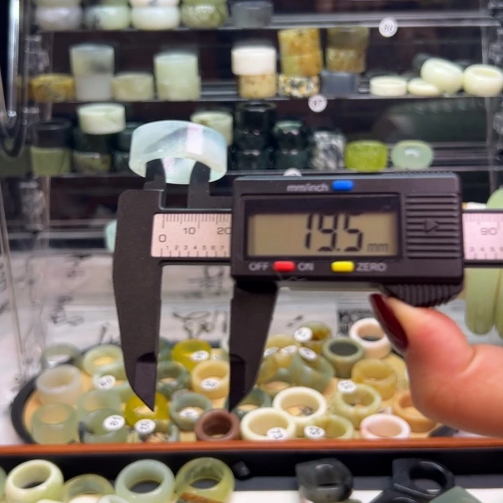 蛇纹石玉合金戒指