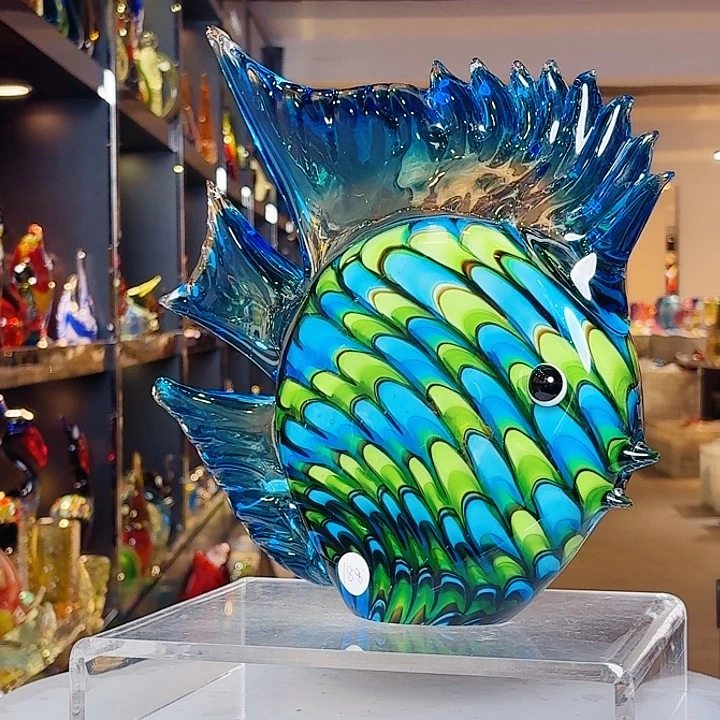 茶宠琉璃塔和塔顶建筑