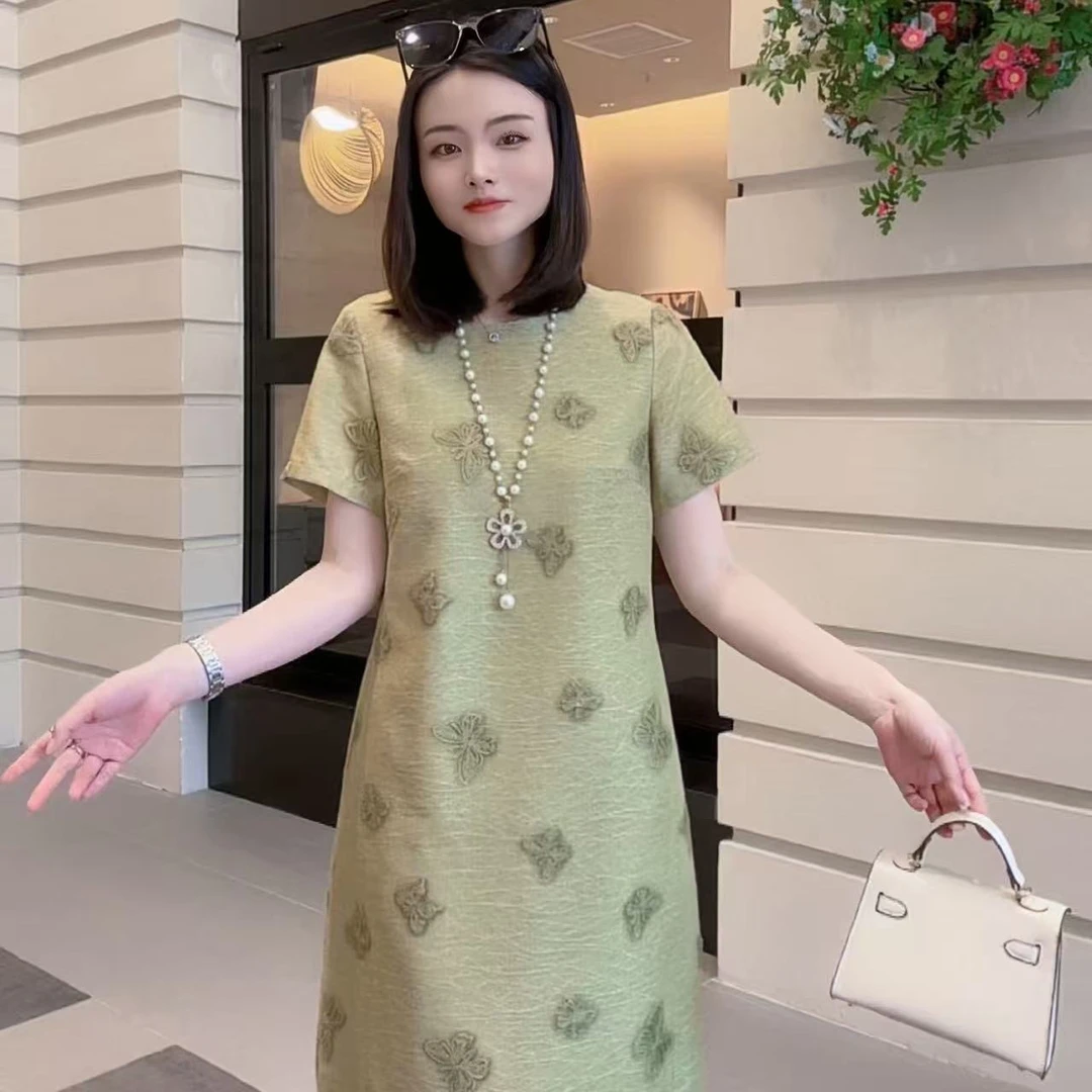 翩翩起舞~~夏季薄款立体刺绣小蝴蝶中长款A字版显瘦连衣裙