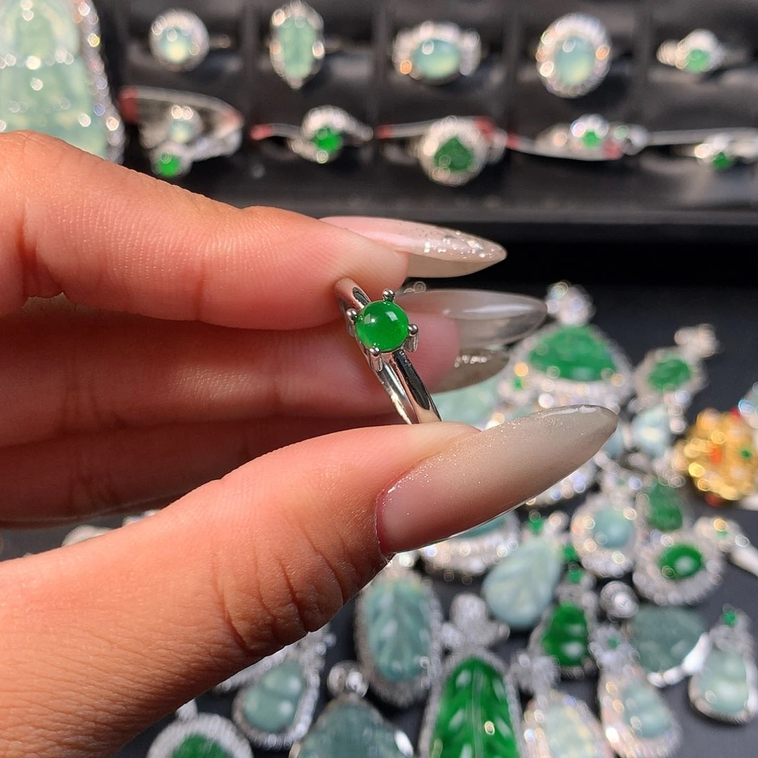 翡翠未镶嵌戒指戒指