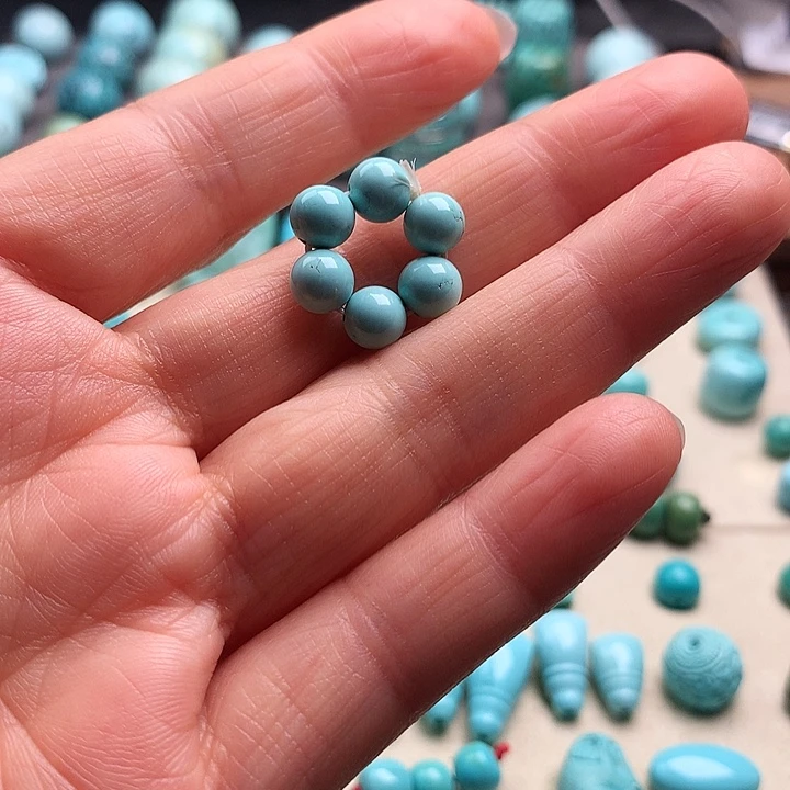 绿松石未镶嵌颈饰