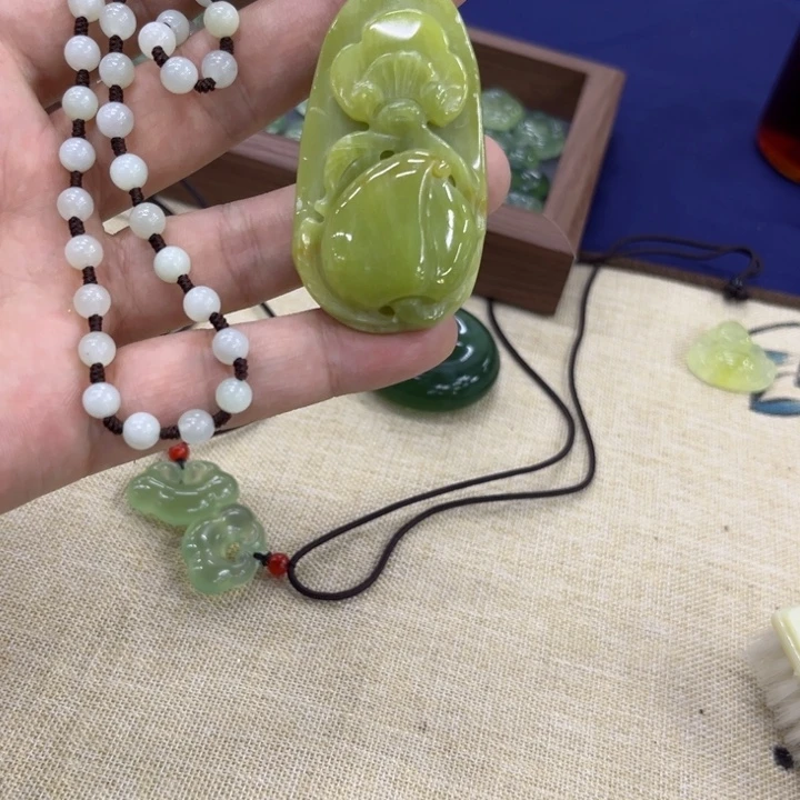 岫玉颈饰未镶嵌吊坠