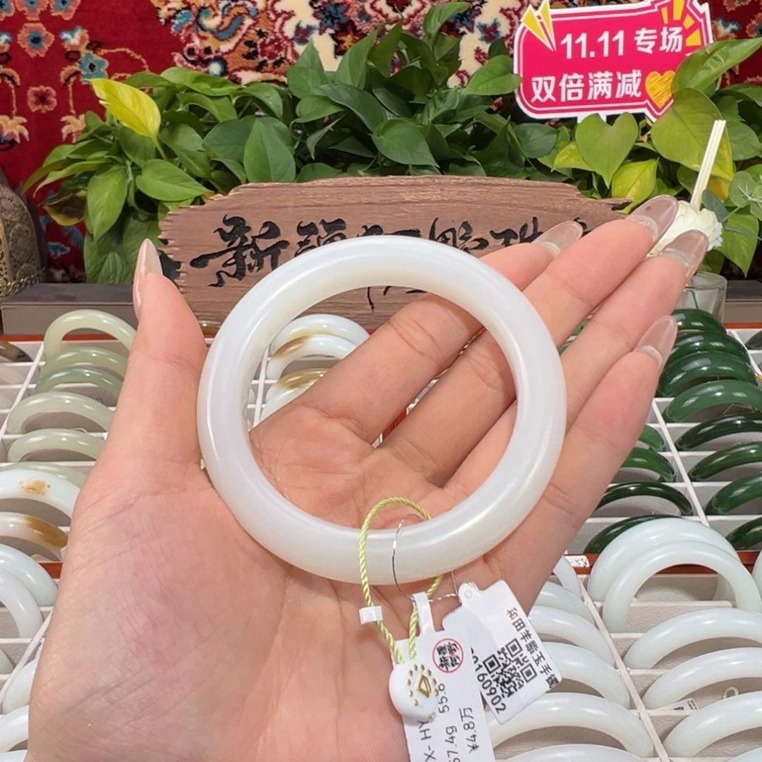 和田玉未镶嵌手镯优雅羊脂白玉手镯