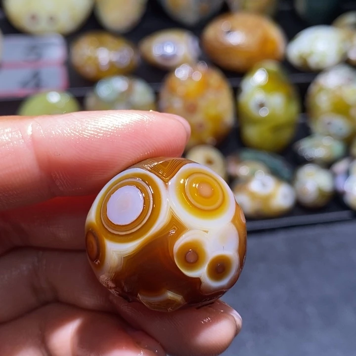 玛瑙/玉髓未镶嵌珠宝奇石79