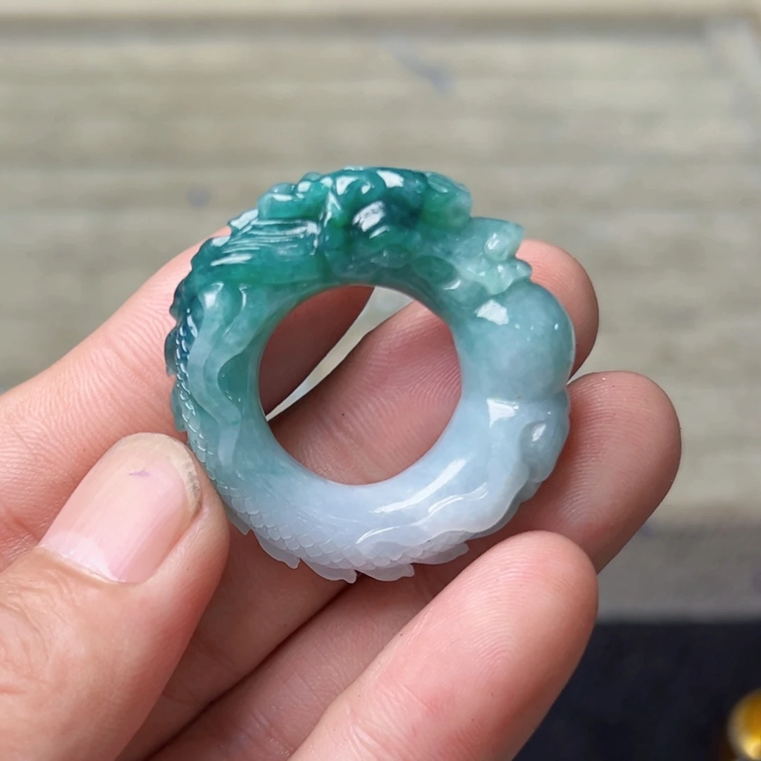 定制翡翠未镶嵌吊坠
