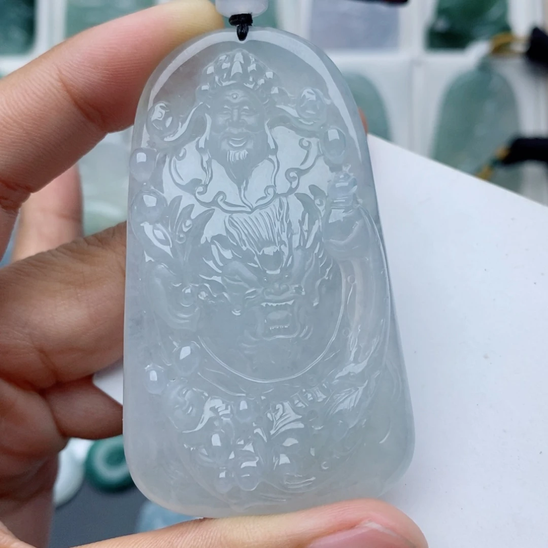 吉***果翡翠未镶嵌颈饰财神