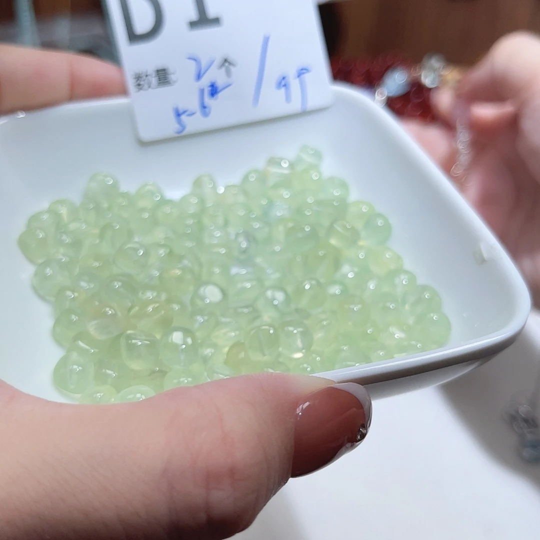 未镶嵌葡萄石珠宝半成品D1。